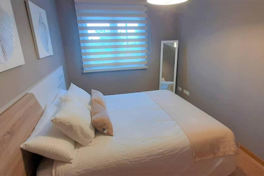 Apartamento Playa Foz Con Piscina Y Parking 010 Apartment ภายนอก รูปภาพ